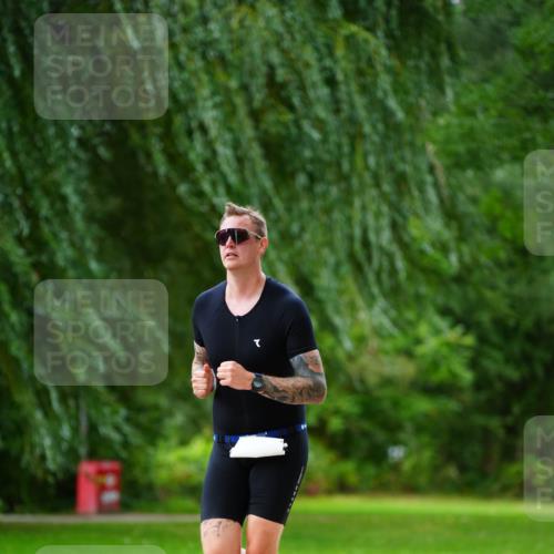 30.08.2026 - Elbe Triathlon Hamburg LAZAROV Photography http://msf.ph/oto/10093789 30.08.2026 15:20:55 Laufen  meine-sportfotos.de