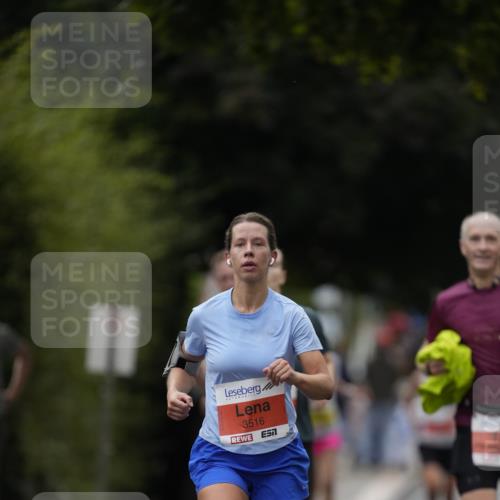 30.08.2026 - Blankeneser Heldenlauf Patografie http://msf.ph/oto/10093800 30.08.2026 09:32:41 Ziel 3516, 3536, 3554 meine-sportfotos.de