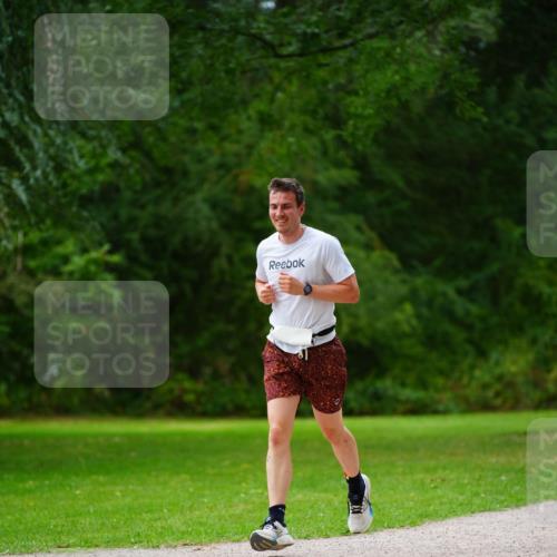 30.08.2026 - Elbe Triathlon Hamburg LAZAROV Photography http://msf.ph/oto/10093810 30.08.2026 15:21:12 Laufen  meine-sportfotos.de