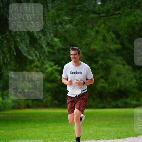 30.08.2026 - Elbe Triathlon Hamburg LAZAROV Photography http://msf.ph/oto/10093811 30.08.2026 15:21:12 Laufen  meine-sportfotos.de