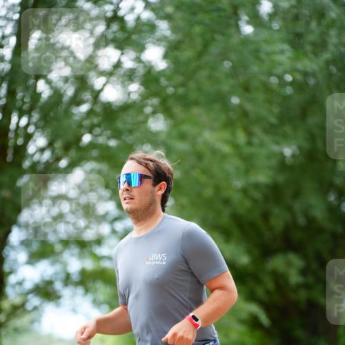 30.08.2026 - Elbe Triathlon Hamburg LAZAROV Photography http://msf.ph/oto/10093855 30.08.2026 15:21:59 Laufen 142 meine-sportfotos.de