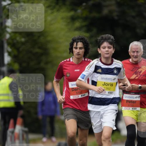 30.08.2026 - Blankeneser Heldenlauf Patografie http://msf.ph/oto/10093977 30.08.2026 09:34:15 Ziel 1226, 1382, 1800, 3636, 3702 meine-sportfotos.de