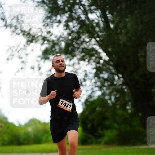 30.08.2026 - Elbe Triathlon Hamburg LAZAROV Photography http://msf.ph/oto/10093992 30.08.2026 15:29:47 Laufen 1432 meine-sportfotos.de
