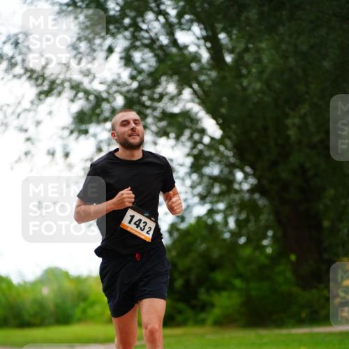 30.08.2026 - Elbe Triathlon Hamburg LAZAROV Photography http://msf.ph/oto/10093993 30.08.2026 15:29:47 Laufen 1432 meine-sportfotos.de