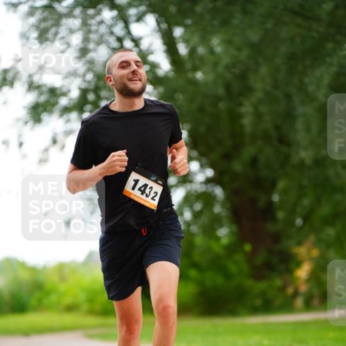 30.08.2026 - Elbe Triathlon Hamburg LAZAROV Photography http://msf.ph/oto/10093998 30.08.2026 15:29:48 Laufen 1432 meine-sportfotos.de