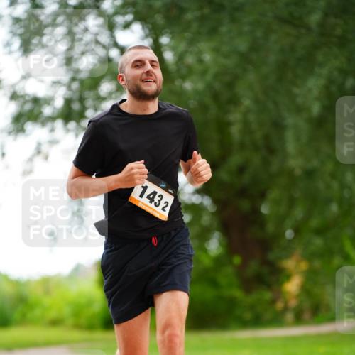 30.08.2026 - Elbe Triathlon Hamburg LAZAROV Photography http://msf.ph/oto/10093999 30.08.2026 15:29:48 Laufen 1432 meine-sportfotos.de