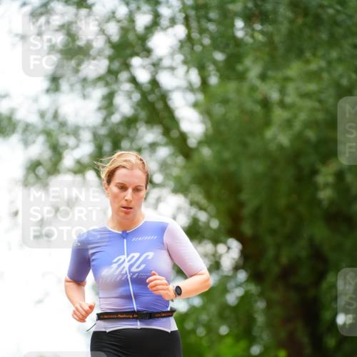 30.08.2026 - Elbe Triathlon Hamburg LAZAROV Photography http://msf.ph/oto/10094015 30.08.2026 15:31:22 Laufen 3 meine-sportfotos.de