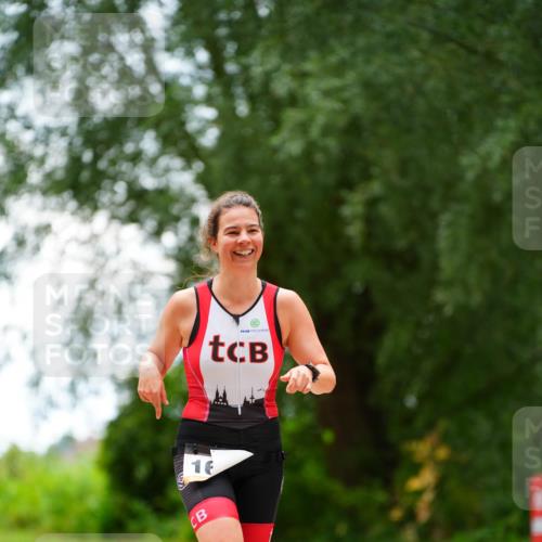 30.08.2026 - Elbe Triathlon Hamburg LAZAROV Photography http://msf.ph/oto/10094028 30.08.2026 15:31:52 Laufen 16 meine-sportfotos.de