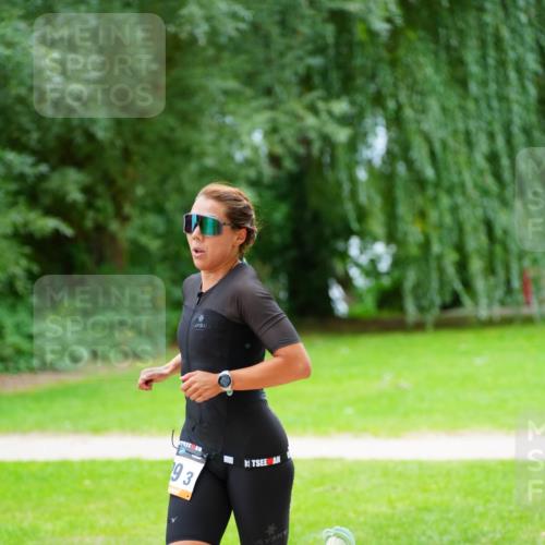 30.08.2026 - Elbe Triathlon Hamburg LAZAROV Photography http://msf.ph/oto/10094033 30.08.2026 15:32:00 Laufen 93 meine-sportfotos.de
