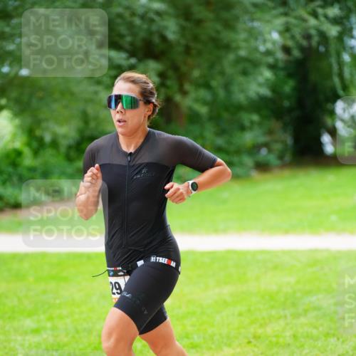 30.08.2026 - Elbe Triathlon Hamburg LAZAROV Photography http://msf.ph/oto/10094035 30.08.2026 15:32:01 Laufen 29 meine-sportfotos.de