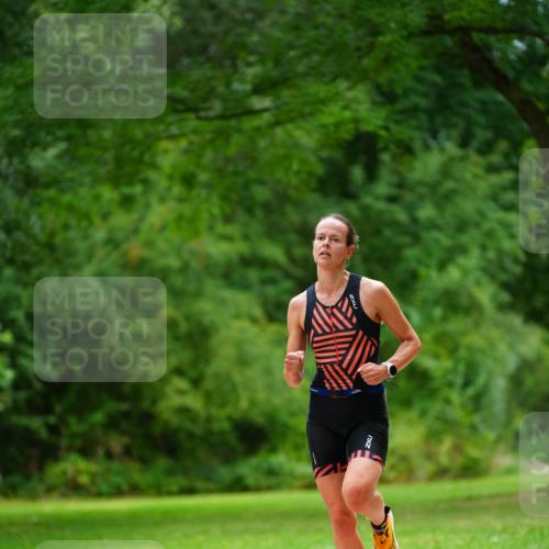 30.08.2026 - Elbe Triathlon Hamburg LAZAROV Photography http://msf.ph/oto/10094042 30.08.2026 15:32:45 Laufen  meine-sportfotos.de