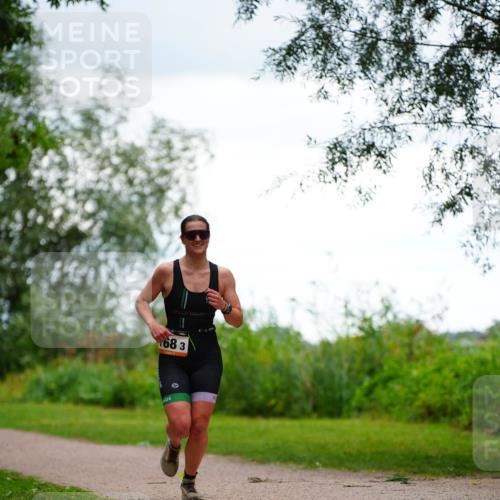 30.08.2026 - Elbe Triathlon Hamburg LAZAROV Photography http://msf.ph/oto/10094068 30.08.2026 15:35:58 Laufen 68, 3 meine-sportfotos.de