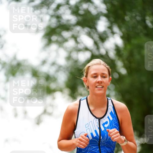 30.08.2026 - Elbe Triathlon Hamburg LAZAROV Photography http://msf.ph/oto/10094100 30.08.2026 15:37:25 Laufen 1633 meine-sportfotos.de