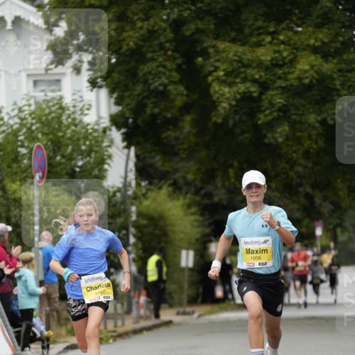 30.08.2026 - Blankeneser Heldenlauf Patografie http://msf.ph/oto/10094158 30.08.2026 09:35:52 Ziel 1006, 1087, 1294, 1474, 1585, 3566, 3720 meine-sportfotos.de