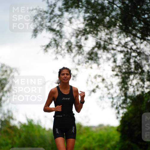 30.08.2026 - Elbe Triathlon Hamburg LAZAROV Photography http://msf.ph/oto/10094167 30.08.2026 15:39:05 Laufen 7001 meine-sportfotos.de
