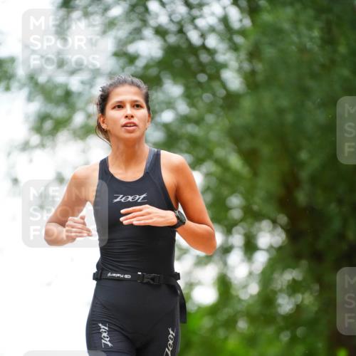 30.08.2026 - Elbe Triathlon Hamburg LAZAROV Photography http://msf.ph/oto/10094176 30.08.2026 15:39:06 Laufen 7001 meine-sportfotos.de