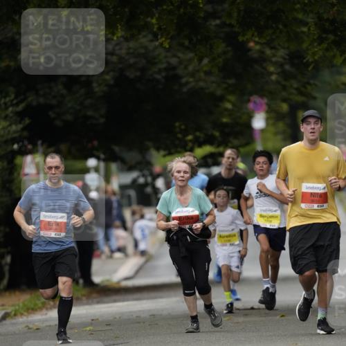 30.08.2026 - Blankeneser Heldenlauf Patografie http://msf.ph/oto/10094210 30.08.2026 09:36:21 Ziel 1492, 1527, 1760, 3717 meine-sportfotos.de