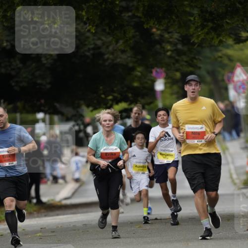 30.08.2026 - Blankeneser Heldenlauf Patografie http://msf.ph/oto/10094212 30.08.2026 09:36:21 Ziel 1492, 1527, 1760, 3717 meine-sportfotos.de