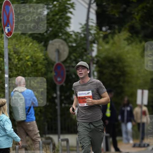 30.08.2026 - Blankeneser Heldenlauf Patografie http://msf.ph/oto/10094268 30.08.2026 09:36:54 Ziel 1371, 1413, 1795, 3527 meine-sportfotos.de
