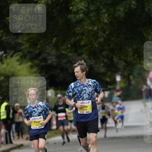 30.08.2026 - Blankeneser Heldenlauf Patografie http://msf.ph/oto/10094280 30.08.2026 09:36:58 Ziel 1014, 1018, 3527 meine-sportfotos.de