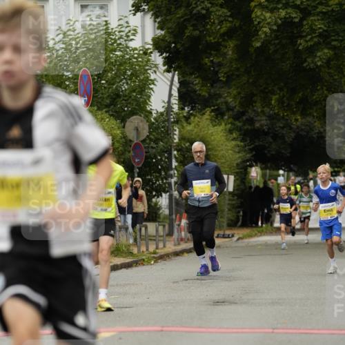 30.08.2026 - Blankeneser Heldenlauf Patografie http://msf.ph/oto/10094314 30.08.2026 09:37:13 Ziel 1279, 1330, 1393, 1696, 3506, 3629 meine-sportfotos.de