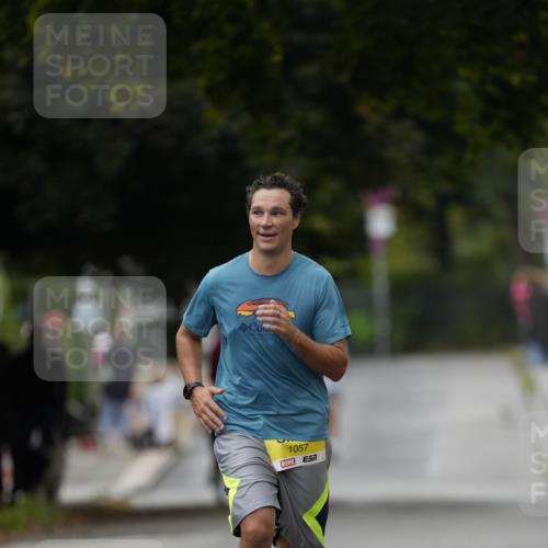 30.08.2026 - Blankeneser Heldenlauf Patografie http://msf.ph/oto/10094341 30.08.2026 09:37:28 Ziel 1057, 1118, 1172, 1805, 3665 meine-sportfotos.de