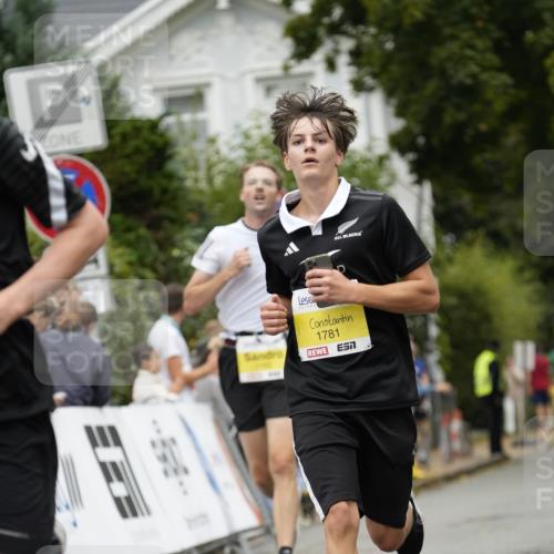 30.08.2026 - Blankeneser Heldenlauf Patografie http://msf.ph/oto/10094418 30.08.2026 09:39:20 Ziel 1162, 1745, 1781, 3507, 3709 meine-sportfotos.de