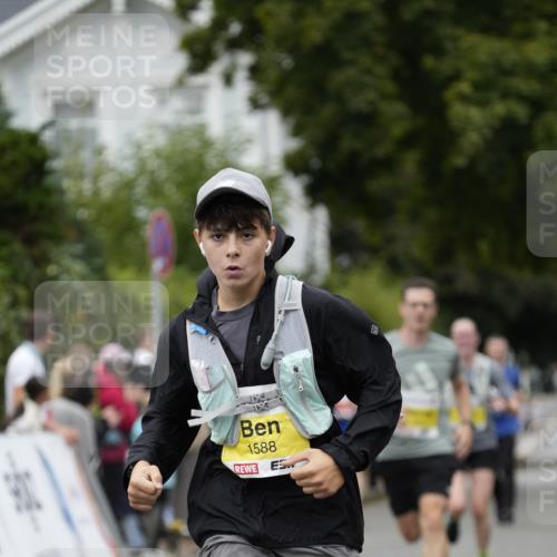 30.08.2026 - Blankeneser Heldenlauf Patografie http://msf.ph/oto/10094435 30.08.2026 09:39:56 Ziel 1044, 1457, 1588, 1589, 1672 meine-sportfotos.de