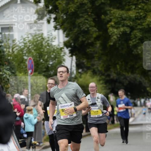 30.08.2026 - Blankeneser Heldenlauf Patografie http://msf.ph/oto/10094436 30.08.2026 09:39:57 Ziel 1044, 1457, 1588, 1589, 1672 meine-sportfotos.de