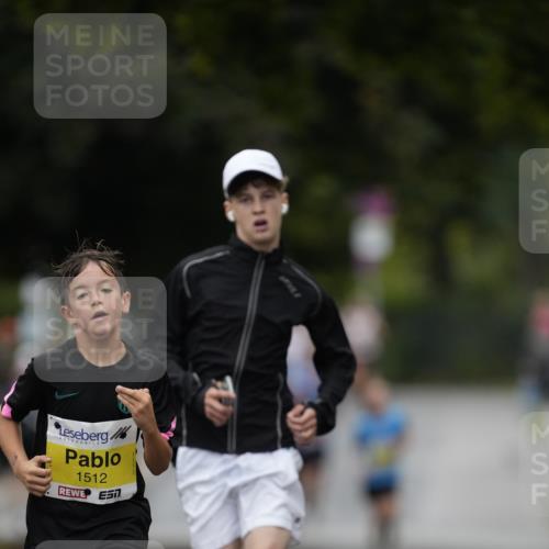 30.08.2026 - Blankeneser Heldenlauf Patografie http://msf.ph/oto/10094447 30.08.2026 09:40:10 Ziel 1064, 1512, 3512, 3531 meine-sportfotos.de