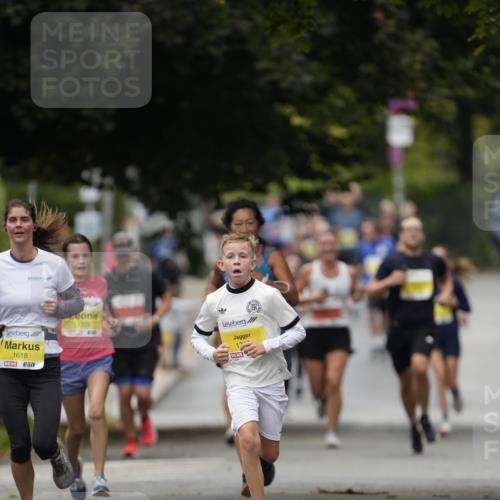 30.08.2026 - Blankeneser Heldenlauf Patografie http://msf.ph/oto/10094462 30.08.2026 09:40:45 Ziel 1136, 1412, 1563, 3714 meine-sportfotos.de