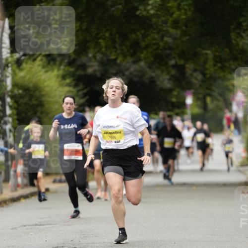 30.08.2026 - Blankeneser Heldenlauf Patografie http://msf.ph/oto/10094490 30.08.2026 09:41:13 Ziel 1629, 1666, 1702, 1784, 3552, 3615, 3677, 3715, 3725 meine-sportfotos.de