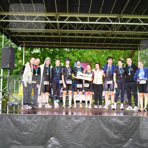30.08.2026 - Elbe Triathlon Hamburg LAZAROV Photography http://msf.ph/oto/10094499 30.08.2026 16:16:59 Siegerehrung 154, 129, 2, 107, 4, 1673, 1294, 129, 3 meine-sportfotos.de