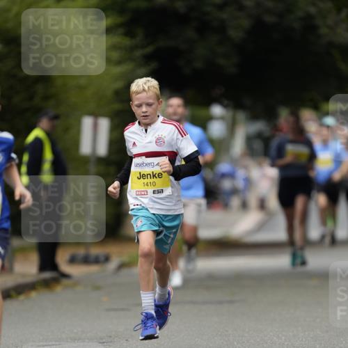 30.08.2026 - Blankeneser Heldenlauf Patografie http://msf.ph/oto/10094552 30.08.2026 09:42:10 Ziel 1010, 1197, 1267, 1410, 1418 meine-sportfotos.de