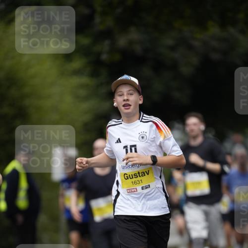 30.08.2026 - Blankeneser Heldenlauf Patografie http://msf.ph/oto/10094570 30.08.2026 09:42:33 Ziel 1255, 1546, 1631, 1632, 1743 meine-sportfotos.de