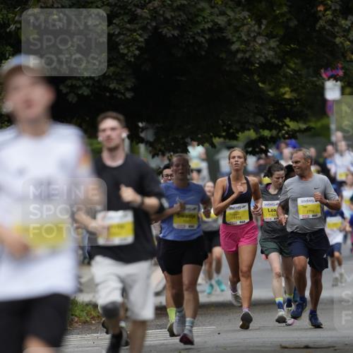 30.08.2026 - Blankeneser Heldenlauf Patografie http://msf.ph/oto/10094571 30.08.2026 09:42:34 Ziel 1255, 1631, 1632 meine-sportfotos.de