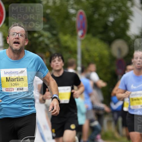 30.08.2026 - Blankeneser Heldenlauf Patografie http://msf.ph/oto/10094585 30.08.2026 09:42:47 Ziel 1027, 1084, 1155, 1219, 1363, 1652, 1653, 1770, 1771, 1772 meine-sportfotos.de