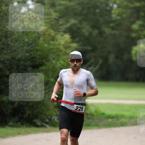 30.08.2026 - Elbe Triathlon Hamburg Antke Förster http://msf.ph/oto/10094607 30.08.2026 09:21:43 Laufen 226 meine-sportfotos.de