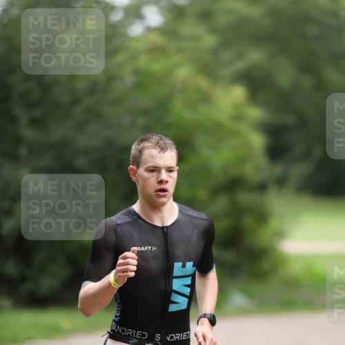 30.08.2026 - Elbe Triathlon Hamburg Antke Förster http://msf.ph/oto/10094697 30.08.2026 09:26:12 Laufen 213 meine-sportfotos.de