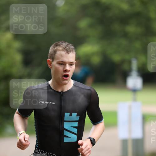 30.08.2026 - Elbe Triathlon Hamburg Antke Förster http://msf.ph/oto/10094699 30.08.2026 09:26:13 Laufen 213 meine-sportfotos.de