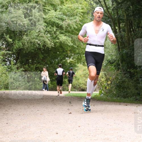30.08.2026 - Elbe Triathlon Hamburg Antke Förster http://msf.ph/oto/10094732 30.08.2026 09:43:39 Laufen  meine-sportfotos.de