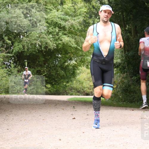 30.08.2026 - Elbe Triathlon Hamburg Antke Förster http://msf.ph/oto/10094742 30.08.2026 09:44:04 Laufen 307 meine-sportfotos.de