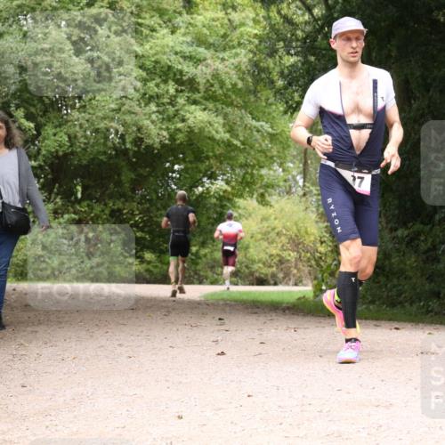 30.08.2026 - Elbe Triathlon Hamburg Antke Förster http://msf.ph/oto/10094752 30.08.2026 09:44:12 Laufen 37 meine-sportfotos.de