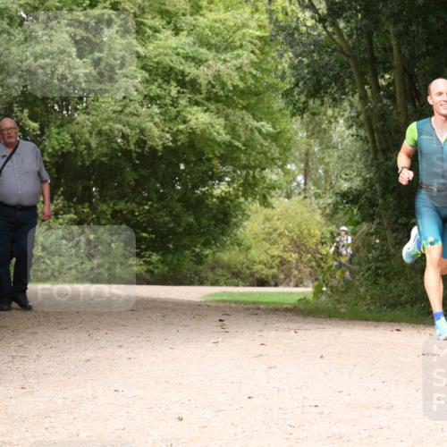 30.08.2026 - Elbe Triathlon Hamburg Antke Förster http://msf.ph/oto/10094780 30.08.2026 09:45:44 Laufen  meine-sportfotos.de