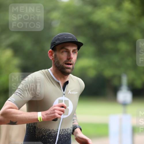 30.08.2026 - Elbe Triathlon Hamburg Antke Förster http://msf.ph/oto/10094799 30.08.2026 09:30:41 Laufen  meine-sportfotos.de