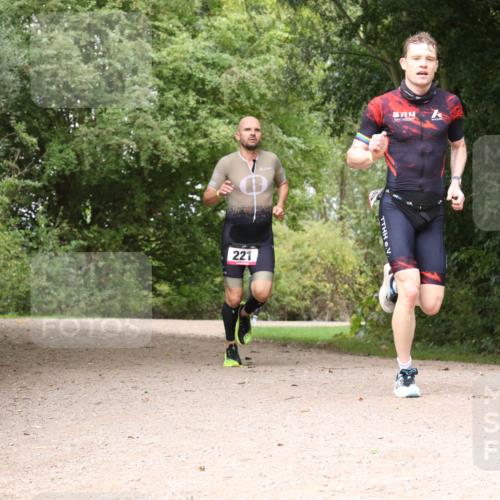 30.08.2026 - Elbe Triathlon Hamburg Antke Förster http://msf.ph/oto/10094812 30.08.2026 09:47:57 Laufen 221, 742 meine-sportfotos.de