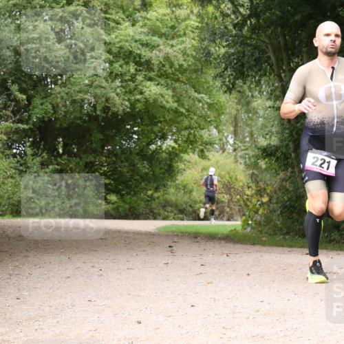 30.08.2026 - Elbe Triathlon Hamburg Antke Förster http://msf.ph/oto/10094816 30.08.2026 09:47:58 Laufen 221 meine-sportfotos.de