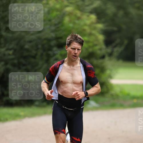 30.08.2026 - Elbe Triathlon Hamburg Antke Förster http://msf.ph/oto/10094837 30.08.2026 09:32:34 Laufen  meine-sportfotos.de