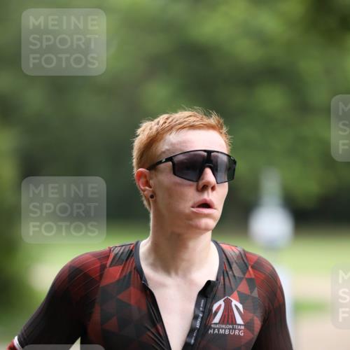 30.08.2026 - Elbe Triathlon Hamburg Antke Förster http://msf.ph/oto/10094865 30.08.2026 09:33:02 Laufen 223 meine-sportfotos.de