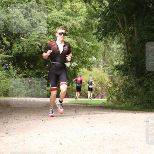 30.08.2026 - Elbe Triathlon Hamburg Antke Förster http://msf.ph/oto/10094872 30.08.2026 09:50:01 Laufen  meine-sportfotos.de